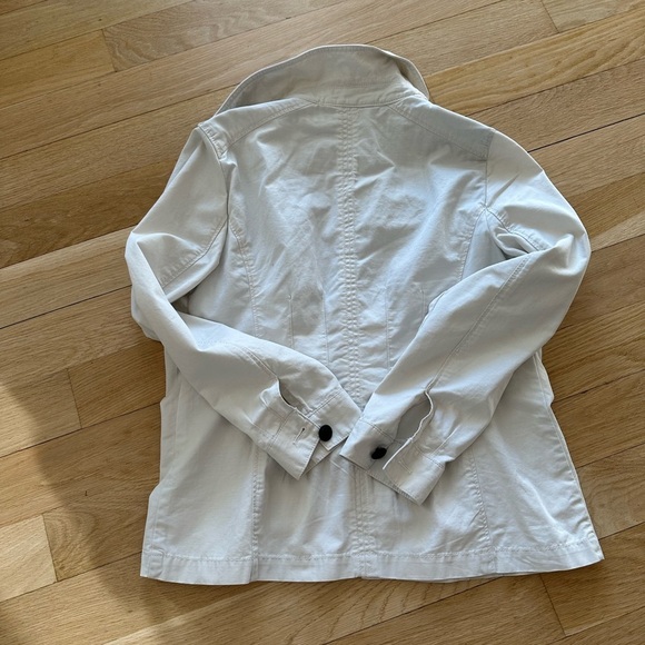 Banana Republic Cream Utility Jacket with Black Details - Picture 3 of 6